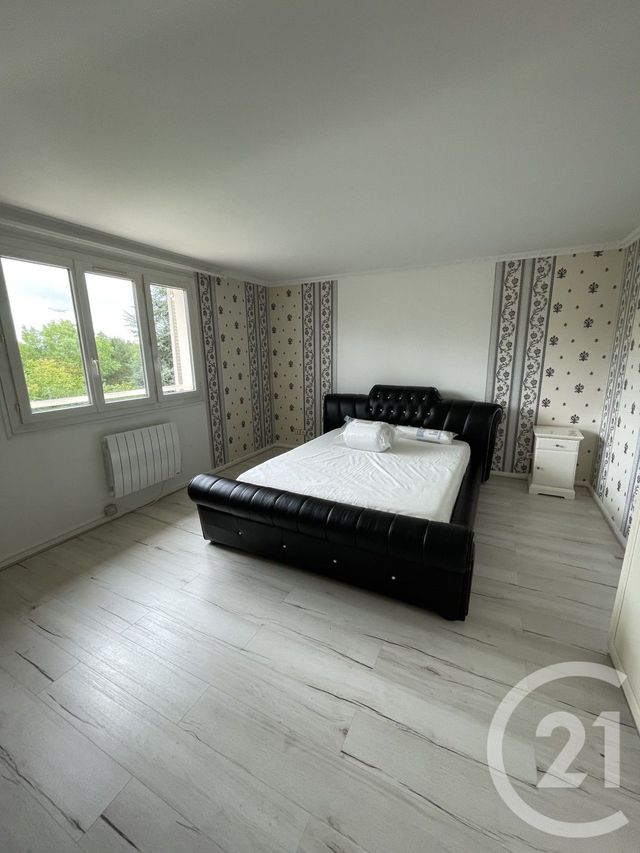 maison à louer - 6 pièces - 140.0 m2 - OZOIR LA FERRIERE - 77 - ILE-DE-FRANCE - Century 21 Marques Calmettes